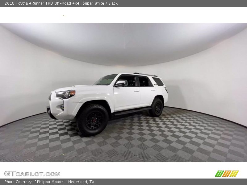 Super White / Black 2018 Toyota 4Runner TRD Off-Road 4x4