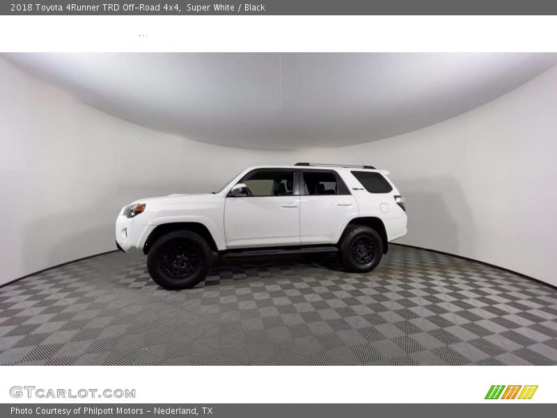 Super White / Black 2018 Toyota 4Runner TRD Off-Road 4x4