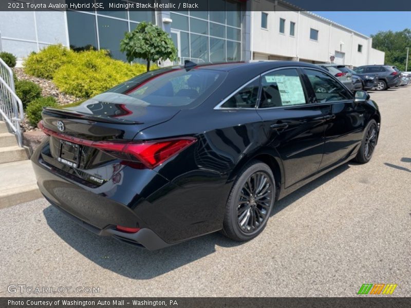 Midnight Black Metallic / Black 2021 Toyota Avalon Hybrid XSE