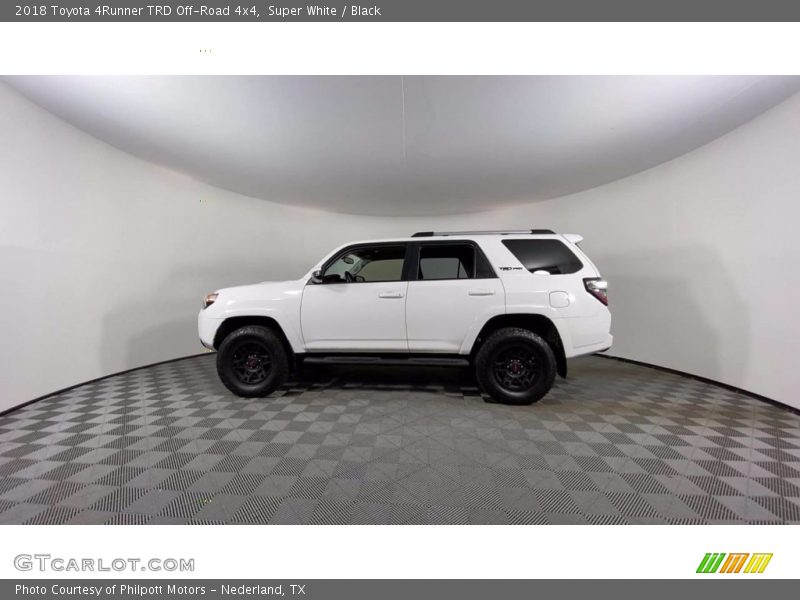 Super White / Black 2018 Toyota 4Runner TRD Off-Road 4x4