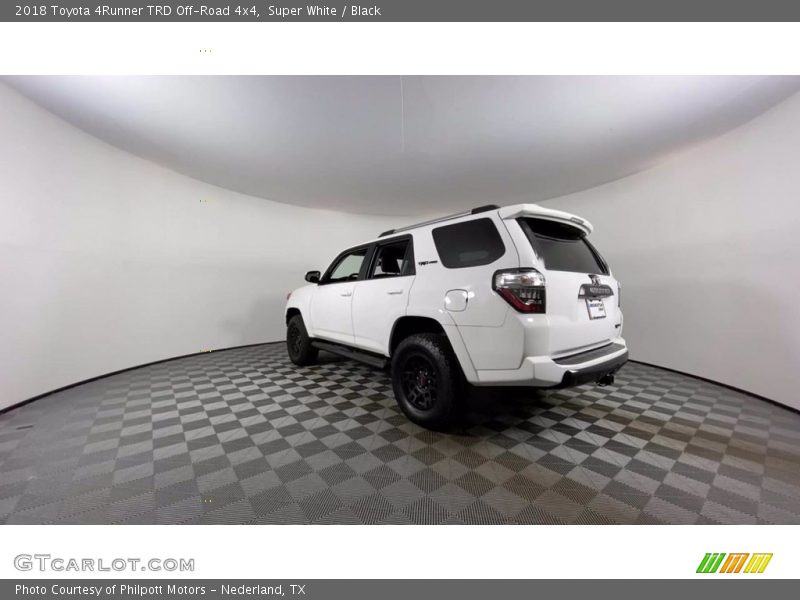 Super White / Black 2018 Toyota 4Runner TRD Off-Road 4x4