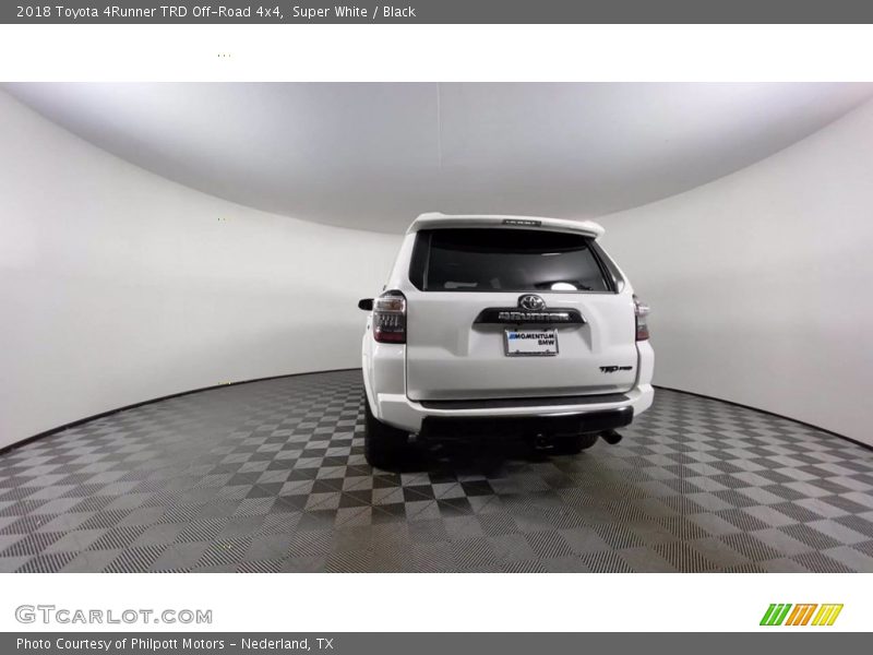 Super White / Black 2018 Toyota 4Runner TRD Off-Road 4x4