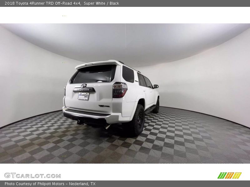 Super White / Black 2018 Toyota 4Runner TRD Off-Road 4x4