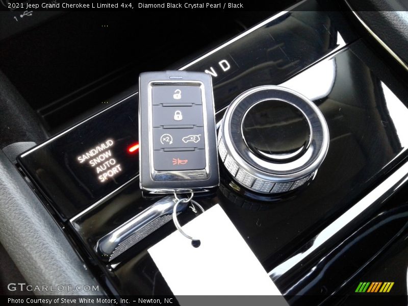 Diamond Black Crystal Pearl / Black 2021 Jeep Grand Cherokee L Limited 4x4