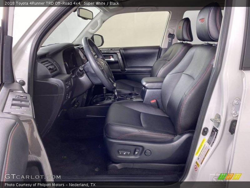 Super White / Black 2018 Toyota 4Runner TRD Off-Road 4x4