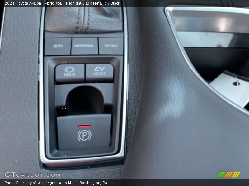 Midnight Black Metallic / Black 2021 Toyota Avalon Hybrid XSE