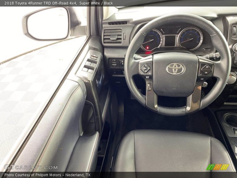 Super White / Black 2018 Toyota 4Runner TRD Off-Road 4x4