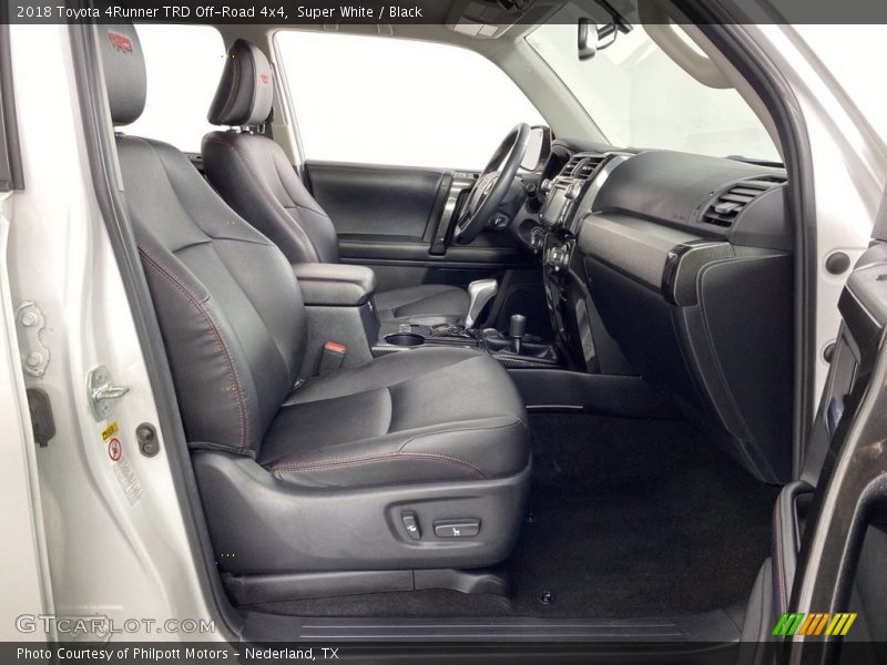 Super White / Black 2018 Toyota 4Runner TRD Off-Road 4x4