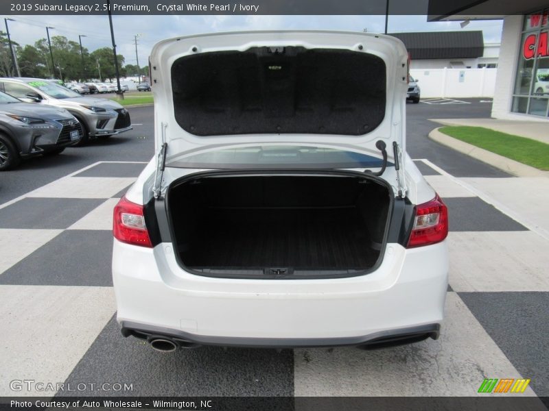 Crystal White Pearl / Ivory 2019 Subaru Legacy 2.5i Premium