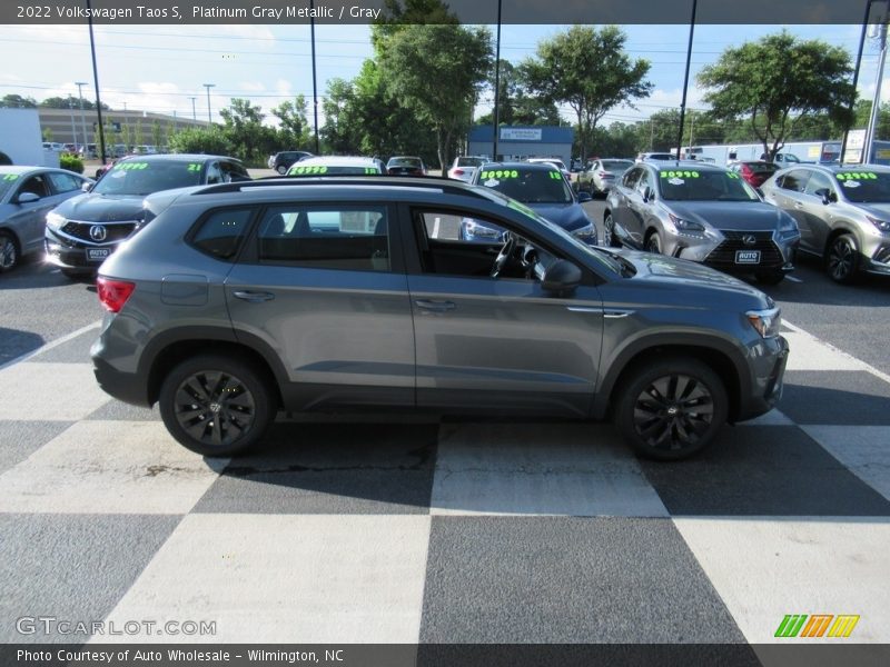 Platinum Gray Metallic / Gray 2022 Volkswagen Taos S