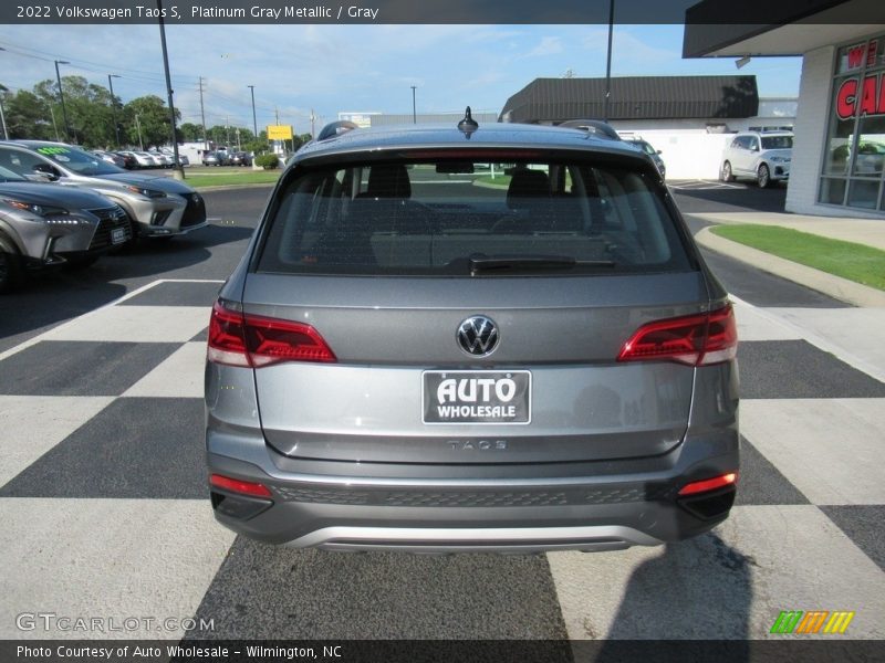 Platinum Gray Metallic / Gray 2022 Volkswagen Taos S