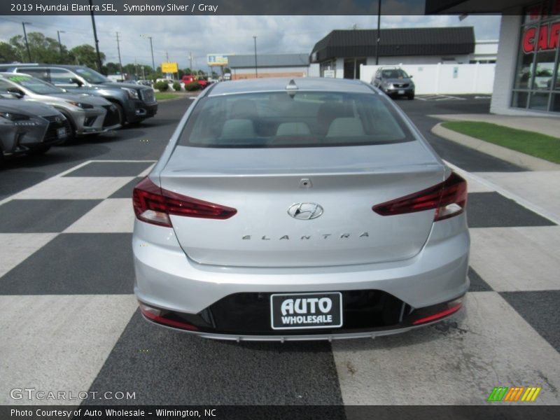 Symphony Silver / Gray 2019 Hyundai Elantra SEL