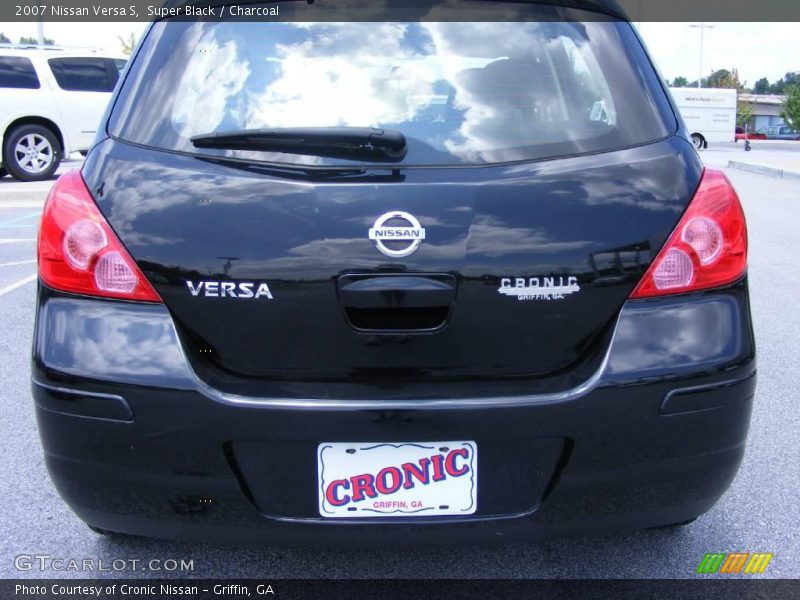 Super Black / Charcoal 2007 Nissan Versa S