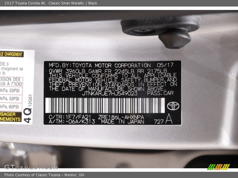 Classic Silver Metallic / Black 2017 Toyota Corolla iM