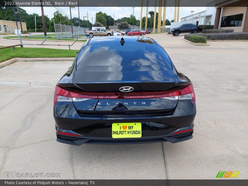Black / Black 2022 Hyundai Elantra SEL