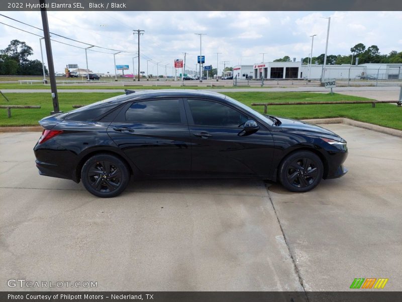 Black / Black 2022 Hyundai Elantra SEL