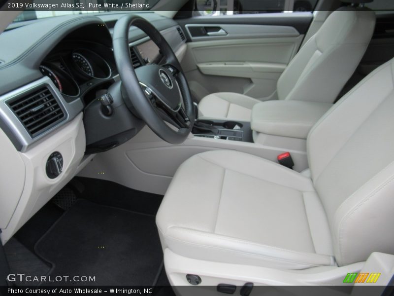 Pure White / Shetland 2019 Volkswagen Atlas SE