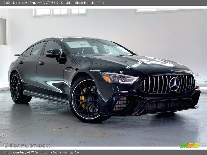 Front 3/4 View of 2021 AMG GT 63 S