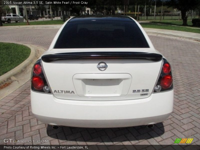 Satin White Pearl / Frost Gray 2005 Nissan Altima 3.5 SE