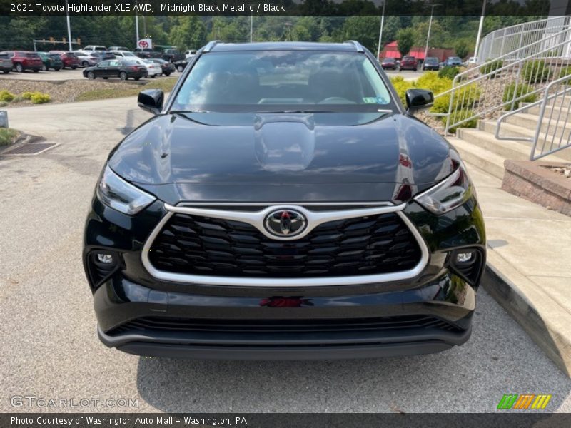 Midnight Black Metallic / Black 2021 Toyota Highlander XLE AWD