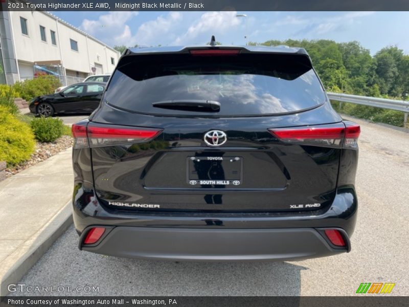 Midnight Black Metallic / Black 2021 Toyota Highlander XLE AWD