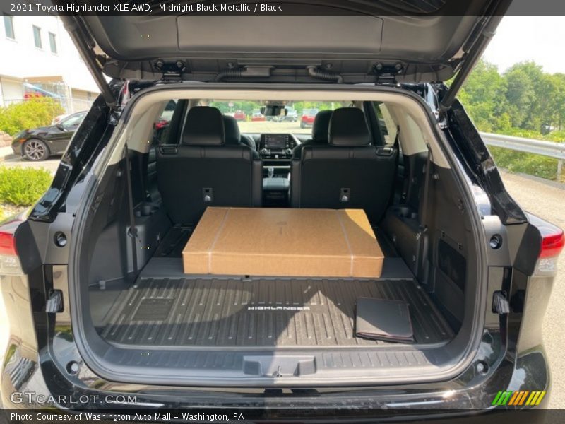 Midnight Black Metallic / Black 2021 Toyota Highlander XLE AWD