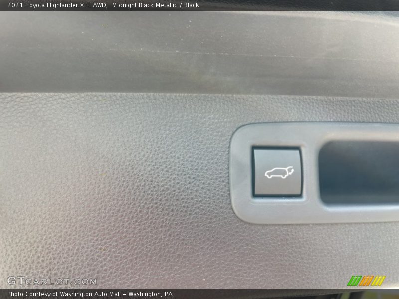 Midnight Black Metallic / Black 2021 Toyota Highlander XLE AWD