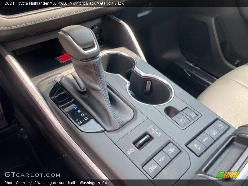  2021 Highlander XLE AWD 8 Speed Automatic Shifter