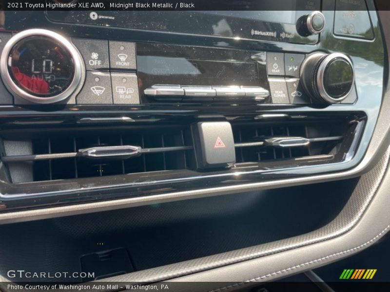 Midnight Black Metallic / Black 2021 Toyota Highlander XLE AWD