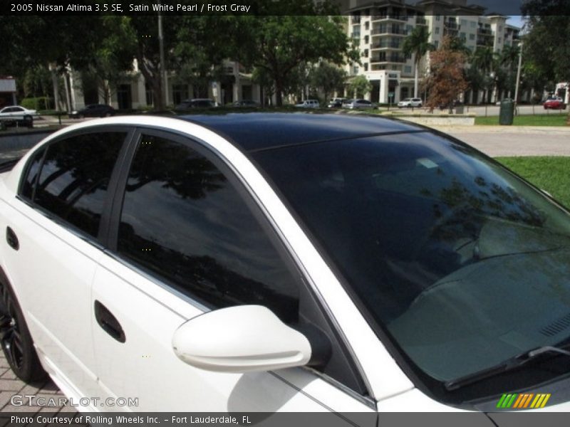 Satin White Pearl / Frost Gray 2005 Nissan Altima 3.5 SE
