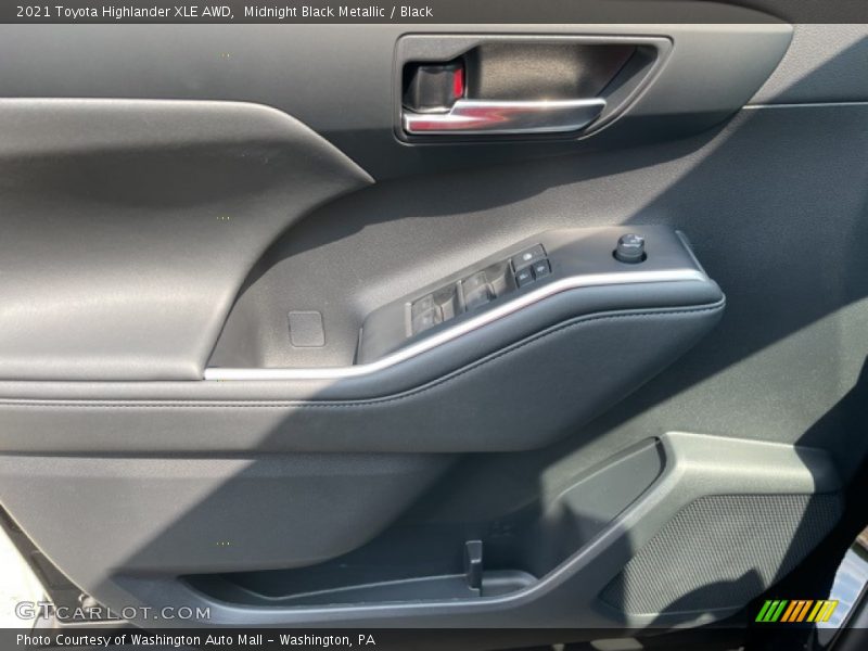 Midnight Black Metallic / Black 2021 Toyota Highlander XLE AWD