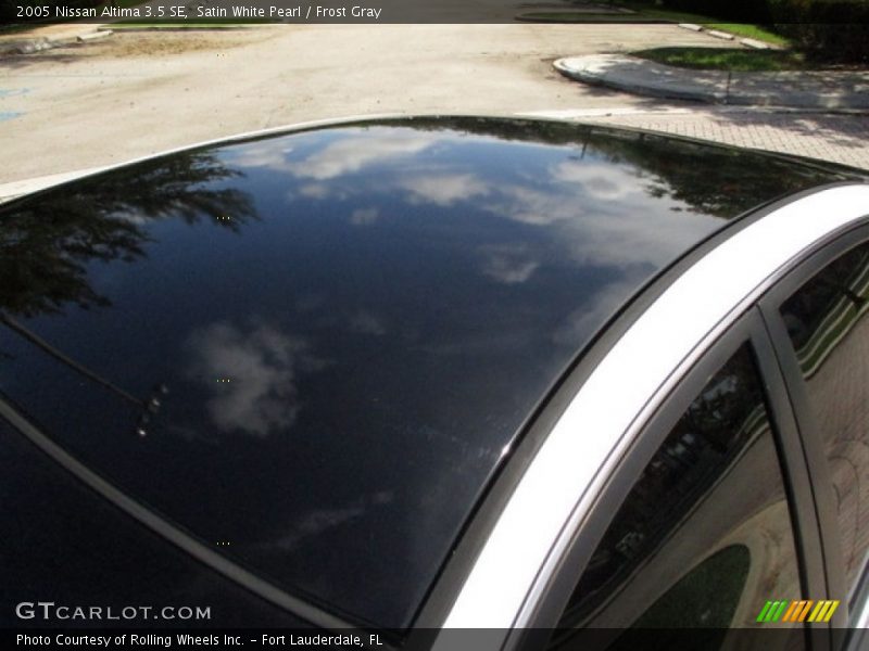 Satin White Pearl / Frost Gray 2005 Nissan Altima 3.5 SE