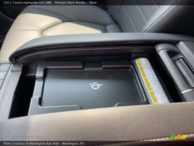 Midnight Black Metallic / Black 2021 Toyota Highlander XLE AWD
