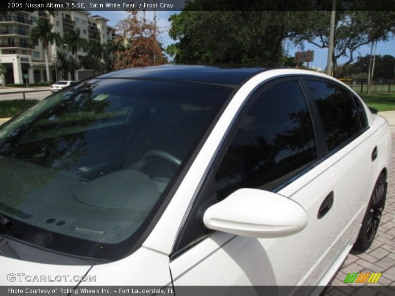 Satin White Pearl / Frost Gray 2005 Nissan Altima 3.5 SE