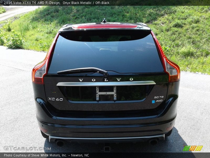 Onyx Black Metallic / Off-Black 2016 Volvo XC60 T6 AWD R-Design