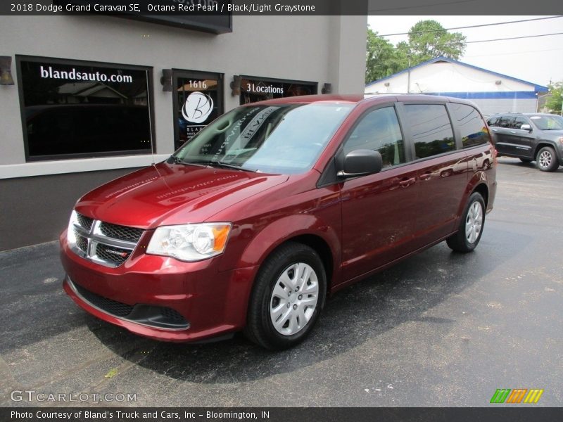 Octane Red Pearl / Black/Light Graystone 2018 Dodge Grand Caravan SE