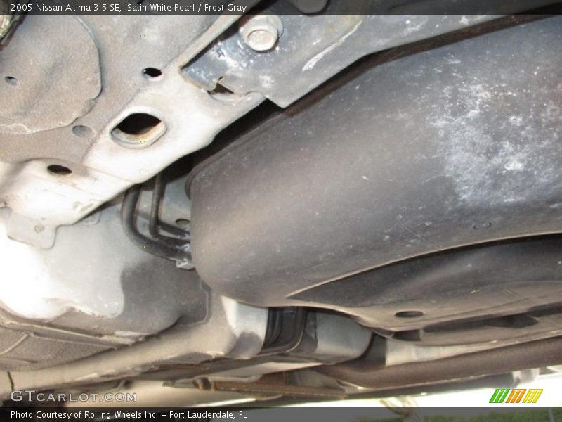 Satin White Pearl / Frost Gray 2005 Nissan Altima 3.5 SE