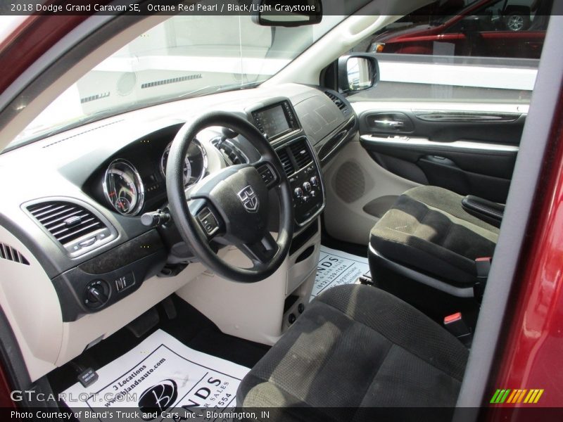 Octane Red Pearl / Black/Light Graystone 2018 Dodge Grand Caravan SE