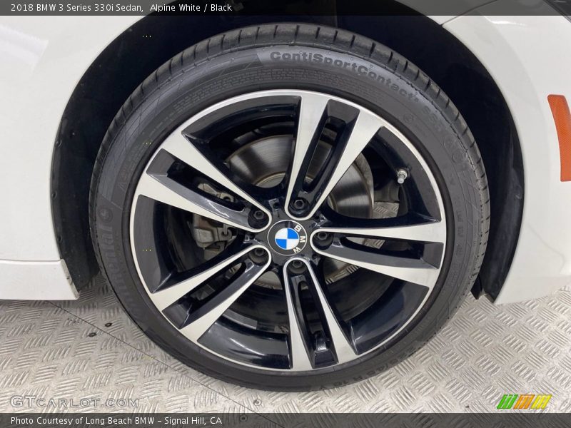 Alpine White / Black 2018 BMW 3 Series 330i Sedan