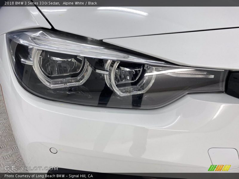 Alpine White / Black 2018 BMW 3 Series 330i Sedan