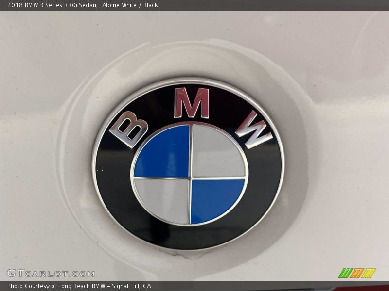 Alpine White / Black 2018 BMW 3 Series 330i Sedan