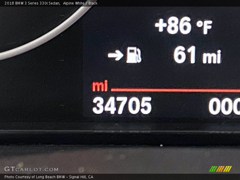Alpine White / Black 2018 BMW 3 Series 330i Sedan