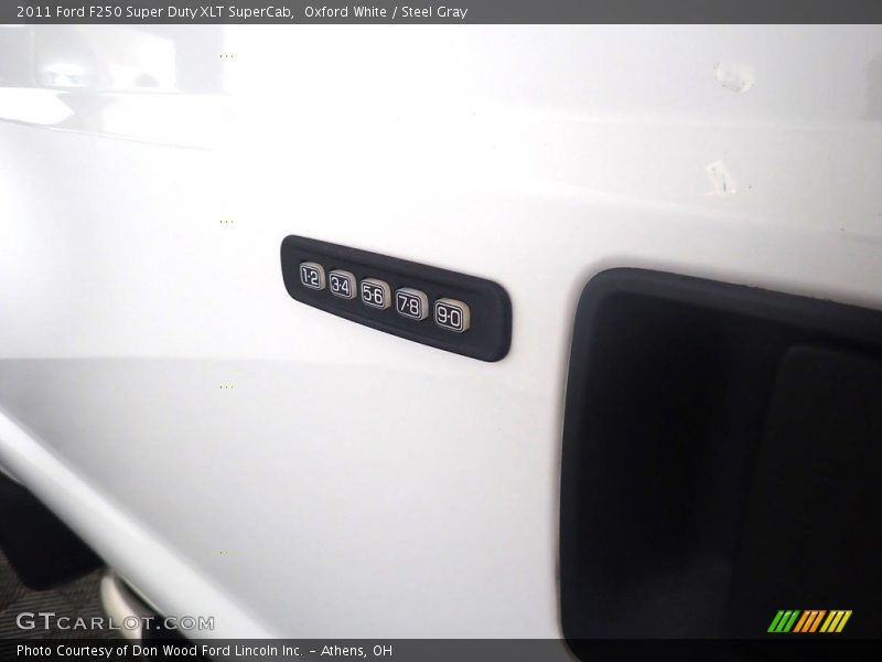 Oxford White / Steel Gray 2011 Ford F250 Super Duty XLT SuperCab