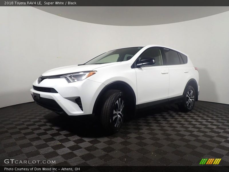 Super White / Black 2018 Toyota RAV4 LE