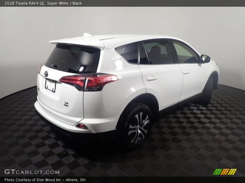 Super White / Black 2018 Toyota RAV4 LE