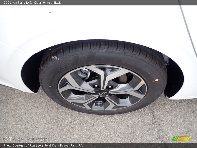 Clear White / Black 2021 Kia Forte LXS