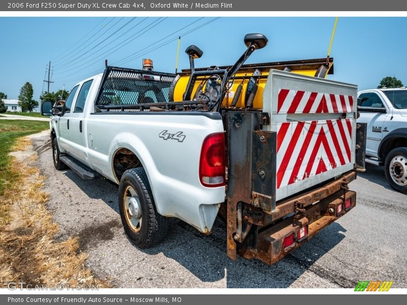 Oxford White / Medium Flint 2006 Ford F250 Super Duty XL Crew Cab 4x4