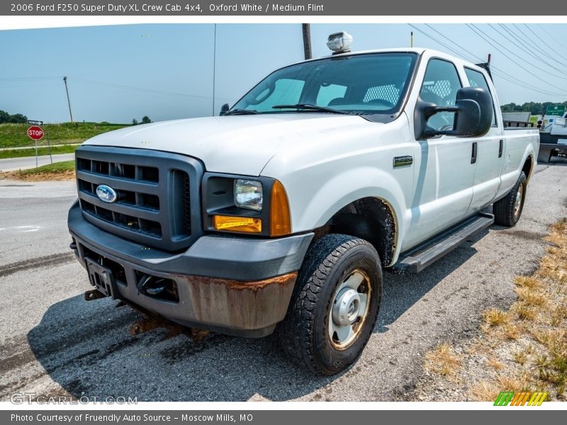 Oxford White / Medium Flint 2006 Ford F250 Super Duty XL Crew Cab 4x4