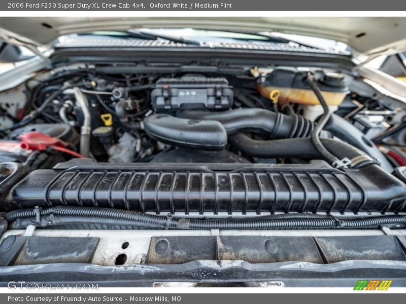 Oxford White / Medium Flint 2006 Ford F250 Super Duty XL Crew Cab 4x4