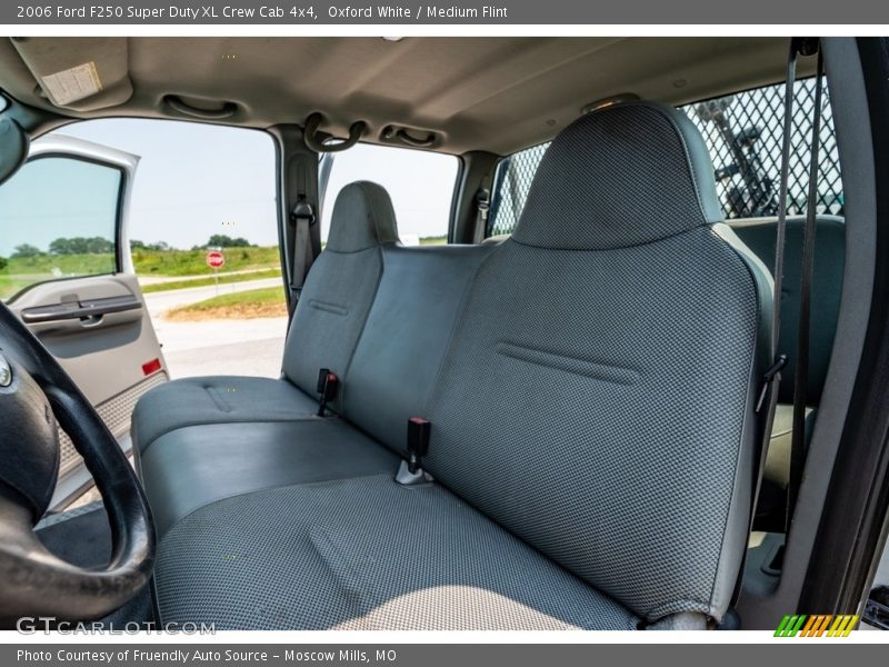 Oxford White / Medium Flint 2006 Ford F250 Super Duty XL Crew Cab 4x4